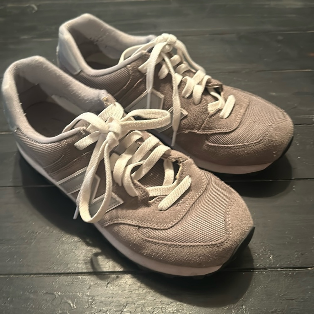 Men’s New Balance 574 shoes size 10